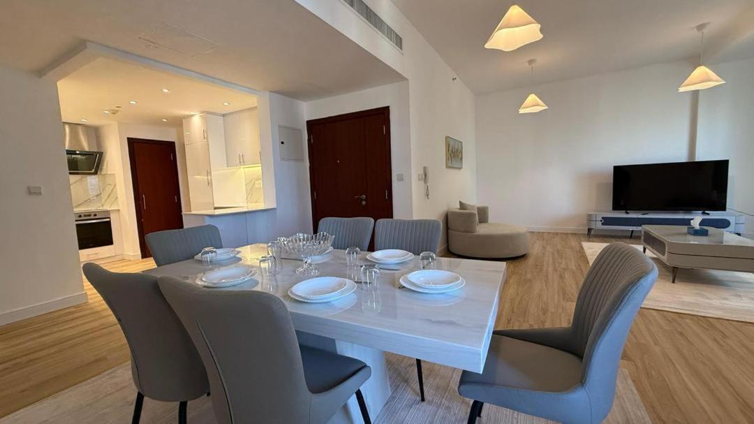 2br In Jbr, The Walk