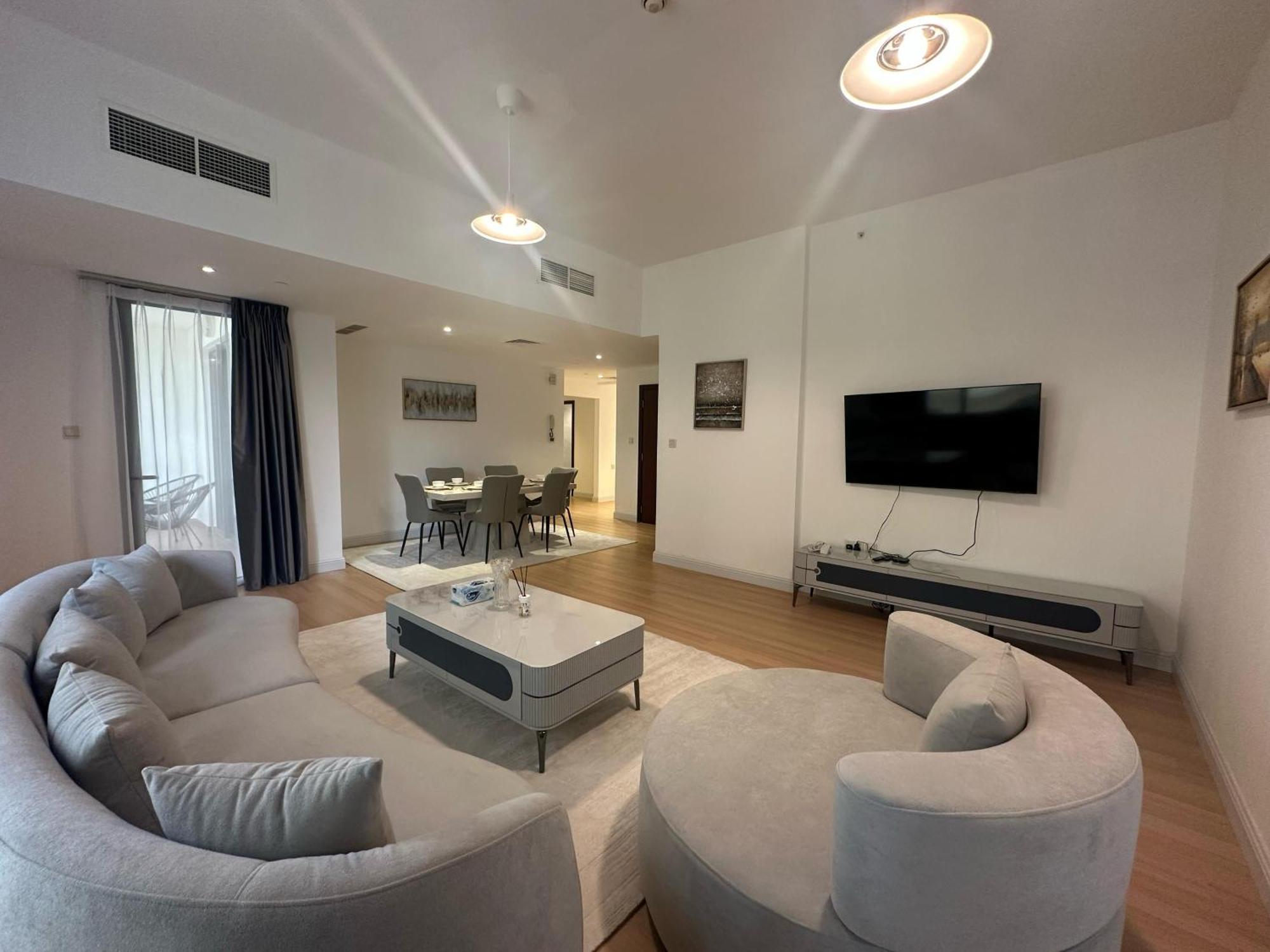 2br In Jbr, The Walk Apartment Dubai