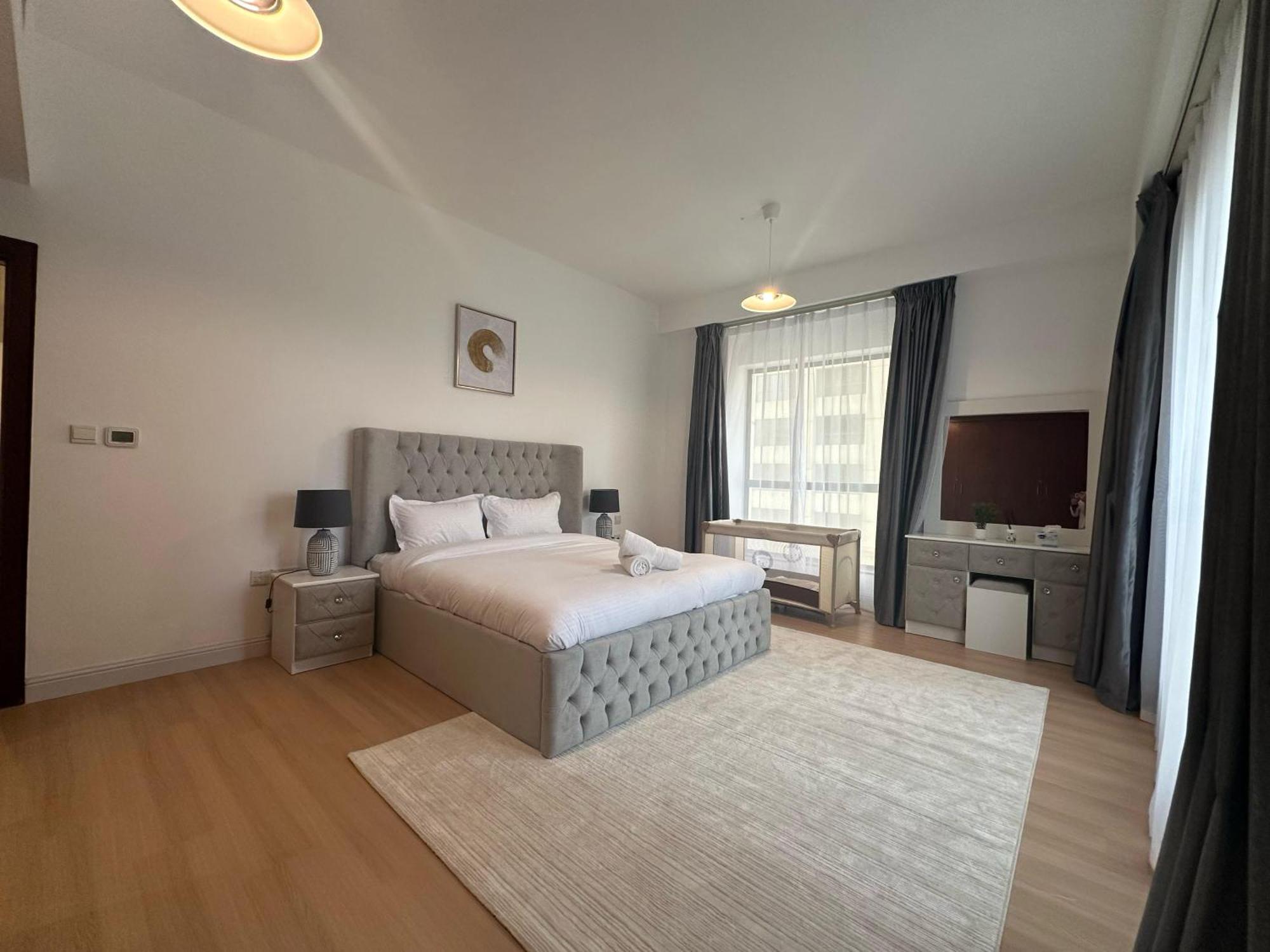 2br In Jbr, The Walk Apartment *