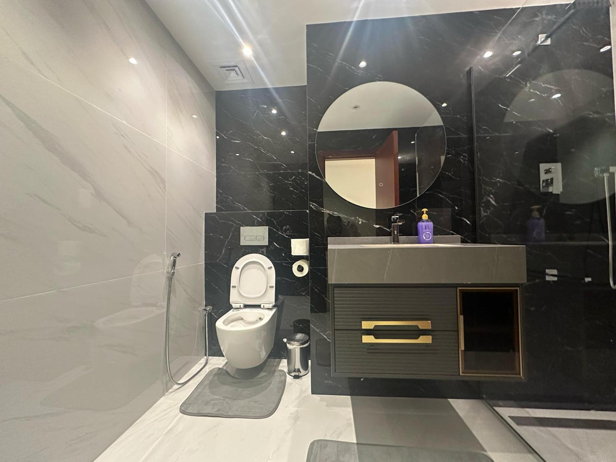 2br In Jbr, The Walk Apartment