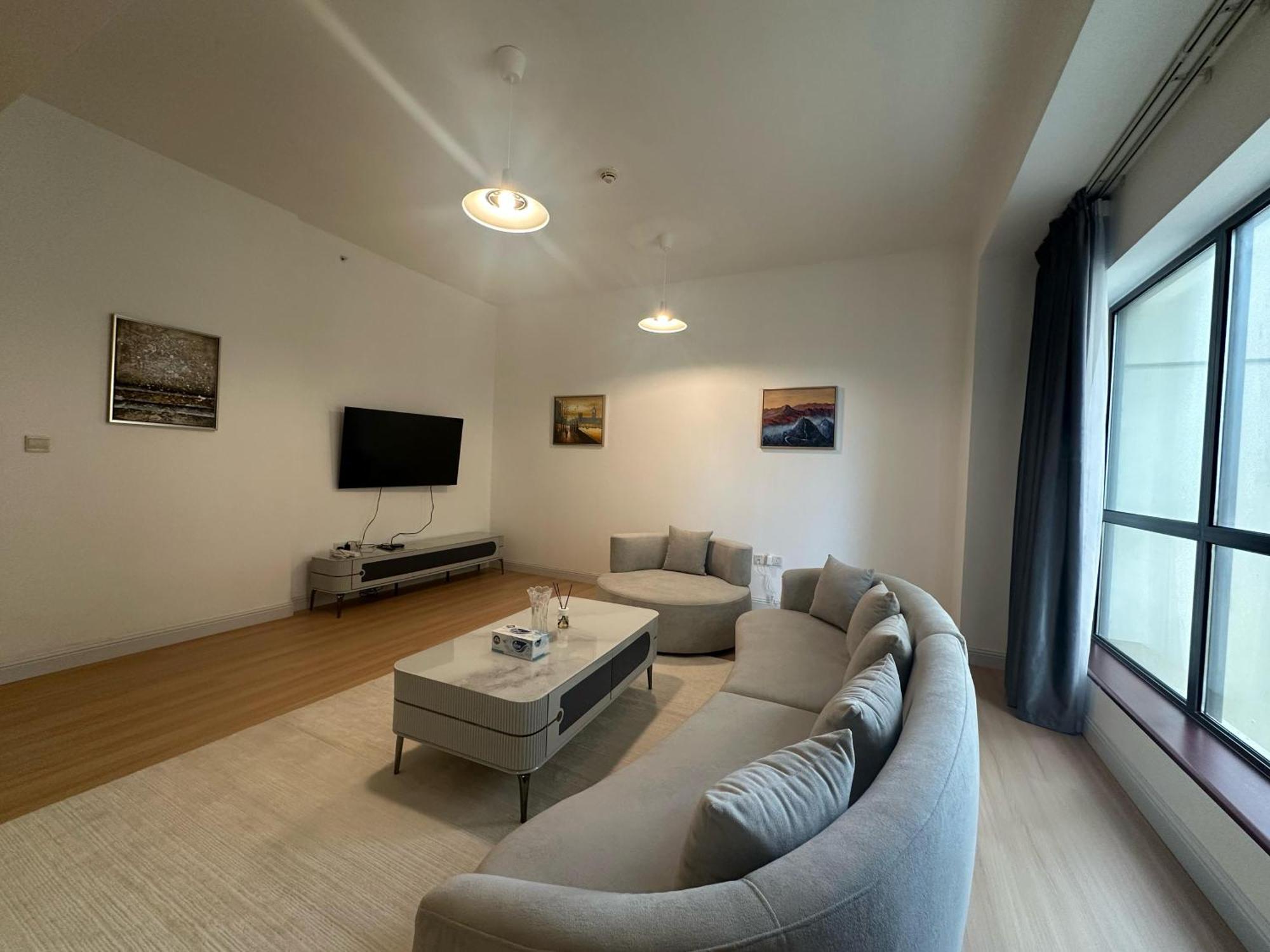 2br In Jbr, The Walk Apartment Dubai